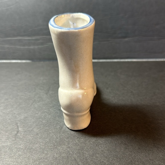 Pfaltzgraff Vintage Small Boot Figurine Vase - Picture 4 of 8